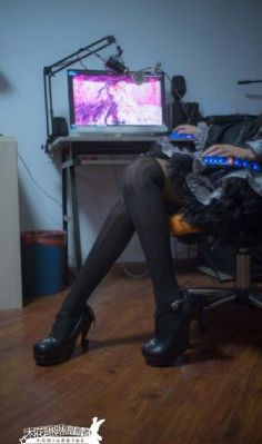 堕落女教师～淫辱の教_免费追剧在线观看