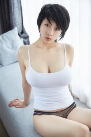 树洞里的熊先生冬眠中_BD免费电视剧